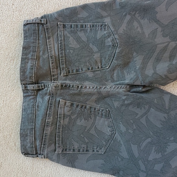 Gap * Flower patterned denim legging NWOT - Picture 4 of 4